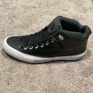 Converse All Stars. Mens size 11. Black/white 3m insulated